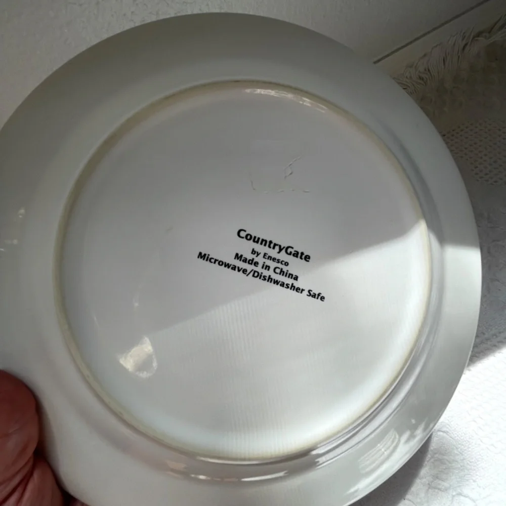 Enesco Country Gate plate with roosters, cornstalks - Picture 2 of 5